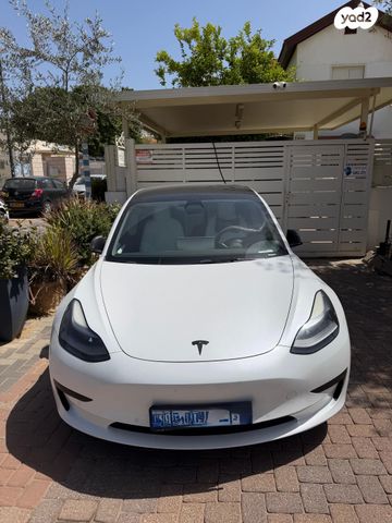 מודעת רכב טסלה מודל 3