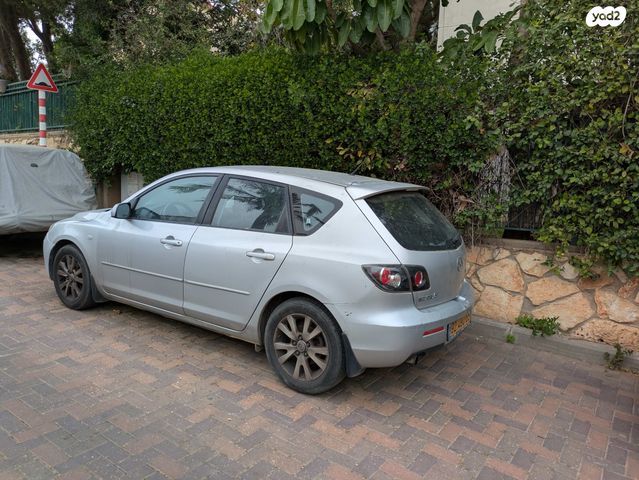 מודעת רכב מאזדה 3