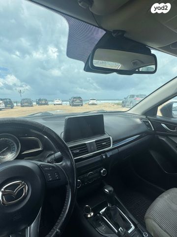 מודעת רכב מאזדה 3