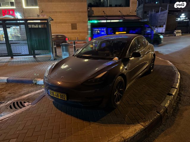 מודעת רכב טסלה מודל 3