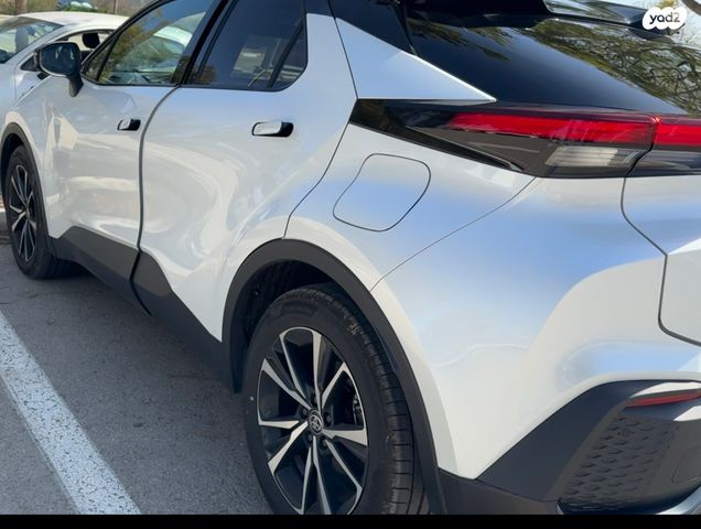 מודעת רכב טויוטה C-HR