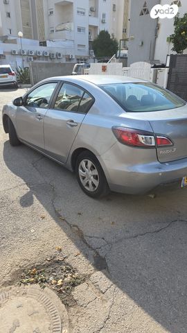 מודעת רכב מאזדה 3