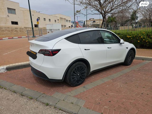 מודעת רכב טסלה מודל Y