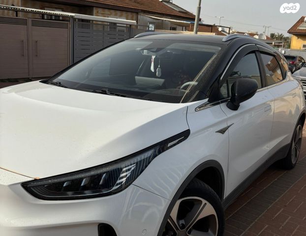 מודעת רכב ג׳ילי Geometry C