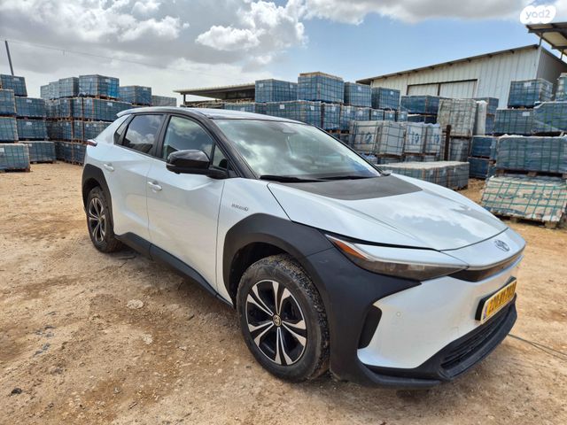 מודעת רכב טויוטה bZ4X