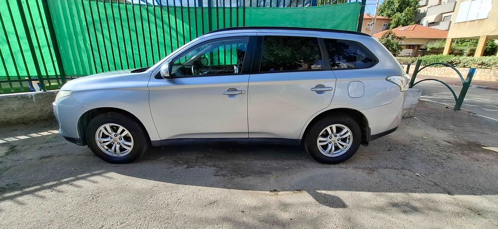 מודעת רכב מיצובישי אאוטלנדר