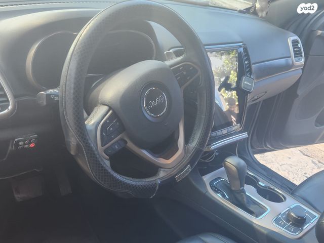 מודעת רכב ג'יפ גרנד צ'ירוקי