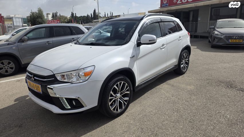 מודעת רכב מיצובישי ASX