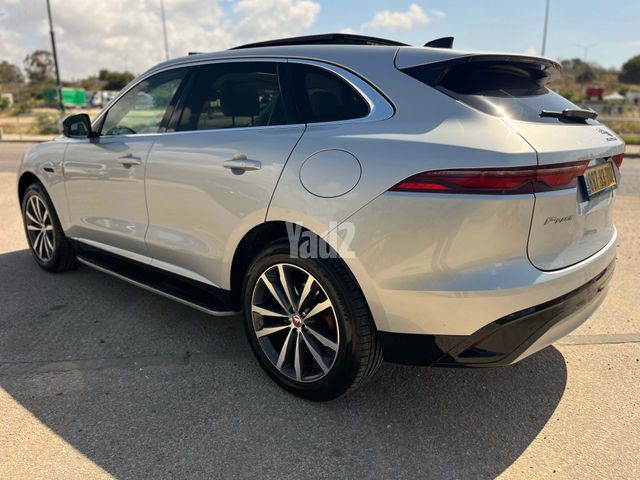 מודעת רכב יגואר F-Pace