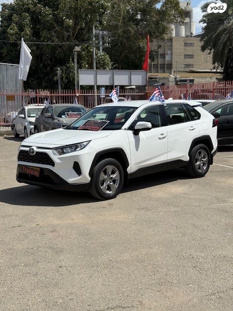 מודעת רכב טויוטה RAV4