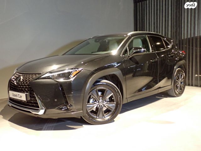 מודעת רכב לקסוס UX