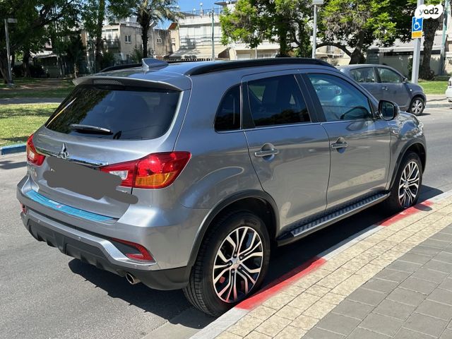 מודעת רכב מיצובישי ASX