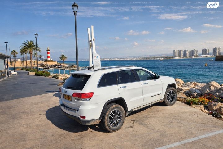 מודעת רכב ג'יפ גרנד צ'ירוקי