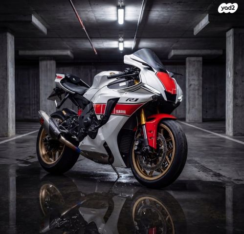 מודעת רכב ימאהה YZF-R1