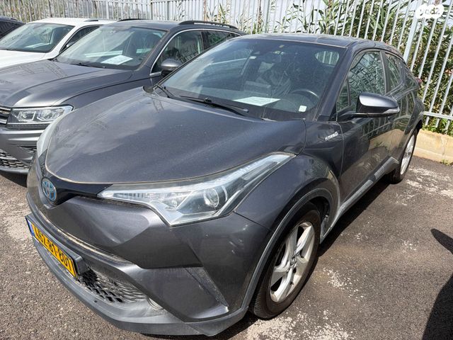 מודעת רכב טויוטה C-HR