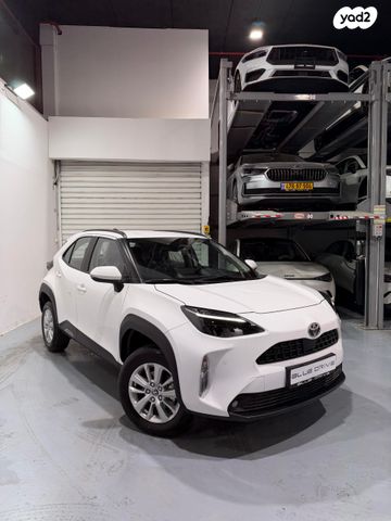 מודעת רכב טויוטה יאריס קרוס