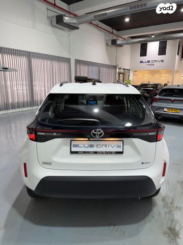 מודעת רכב טויוטה יאריס קרוס 2