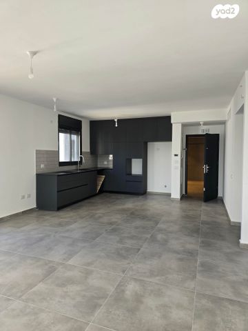 אהוד מנור 32