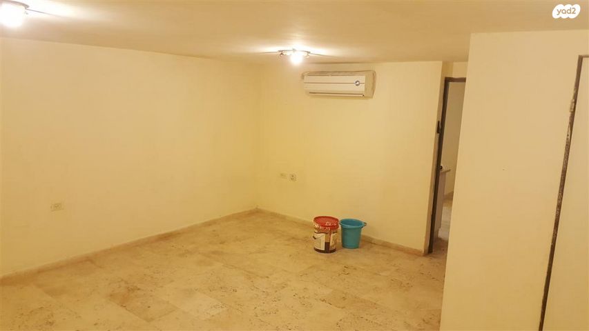 אוריאל אקוסטה 3