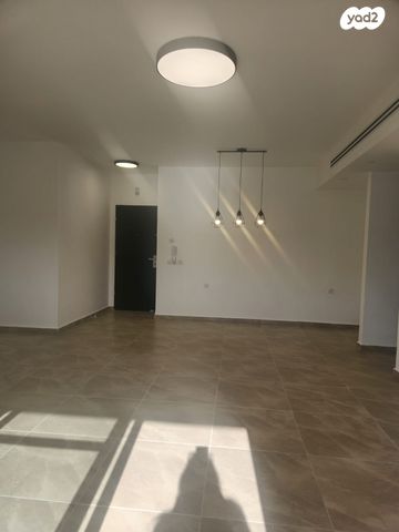 אדמונד סחייק 17