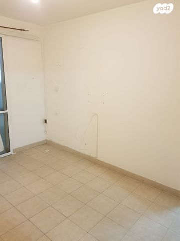 שדרות קוגל 12