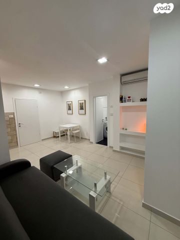 שדרות העצמאות 52