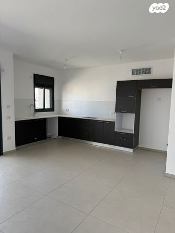 שדרות כרמי גת 12