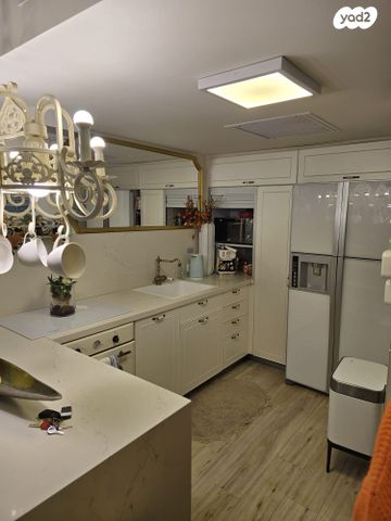 שדרות הנשיא השישי 