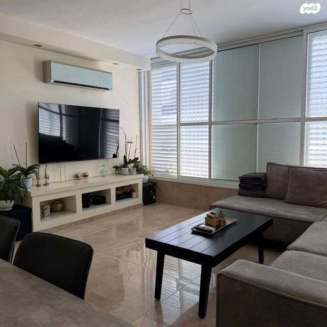 מודעת נכס, יברבוים, רמז, מערב ותיק, ראשון לציון