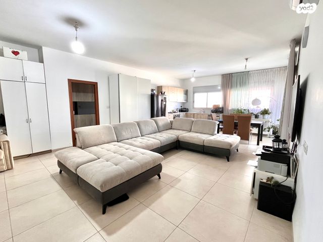 מודעת נכס, דולב 2, יצחק שמיר, נהריה