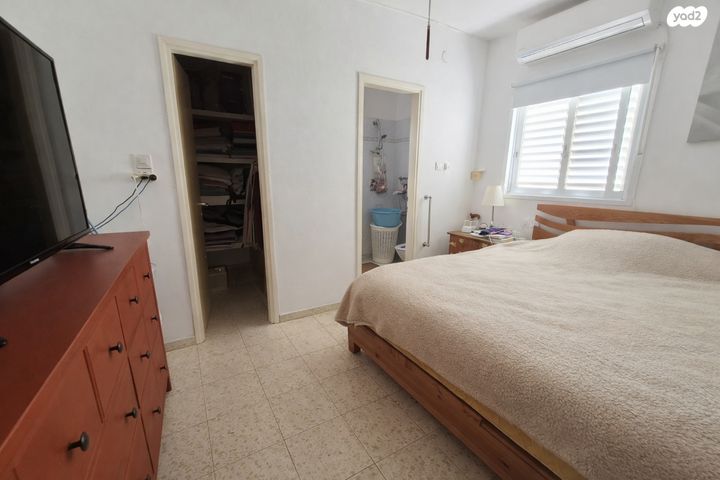 מודעת נכס, שדרות גלוסקין, ב' / צפון מערב העיר, רחובות