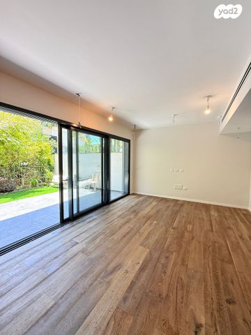 דירת גן, נאות אפקה א', תל אביב יפו