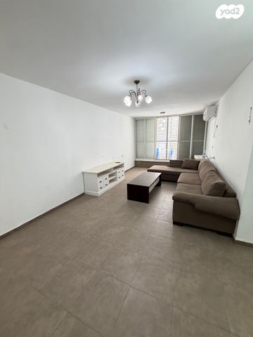 מודעת נכס, נתן רפפורט, קרול, פתח תקווה