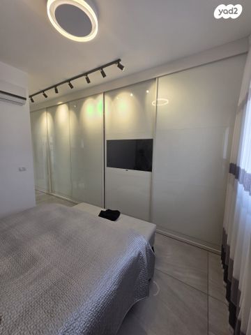 הרברט סמואל 50