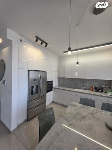 הרברט סמואל 50