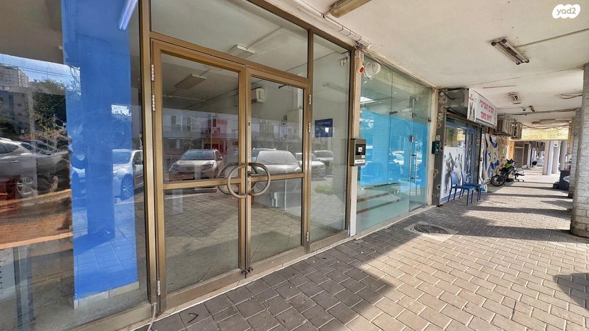 חנויות/ שטח מסחרי