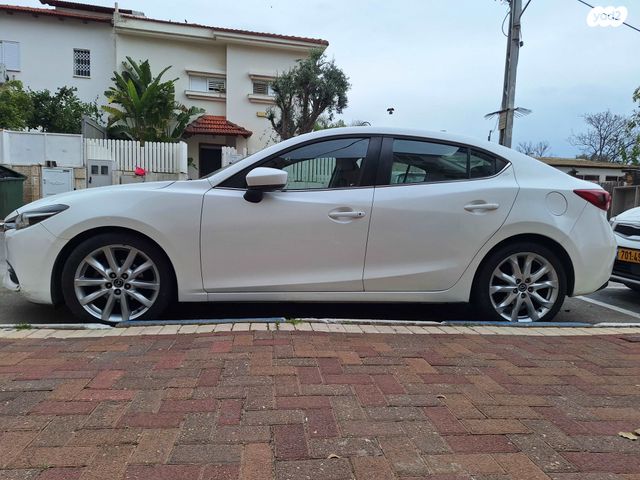 מודעת רכב מאזדה 3