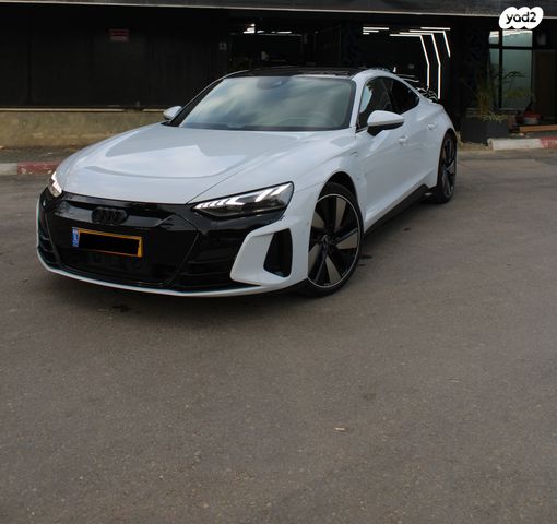 מודעת רכב אאודי E-tron GT