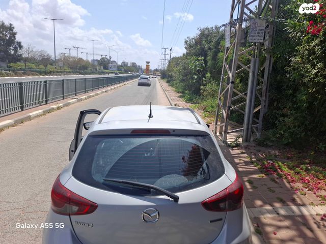 מודעת רכב מאזדה 2