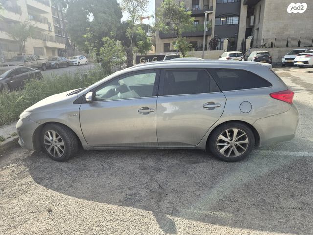 מודעת רכב טויוטה אוריס