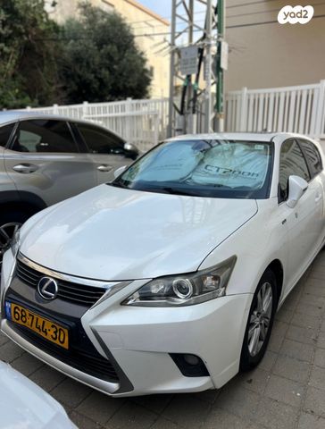 מודעת רכב לקסוס CT