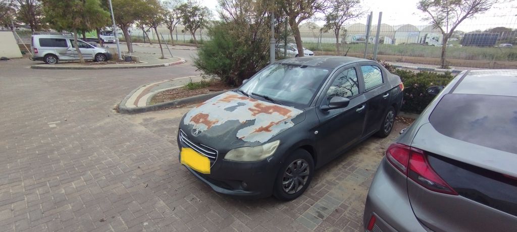 מודעת רכב פיג'ו 301