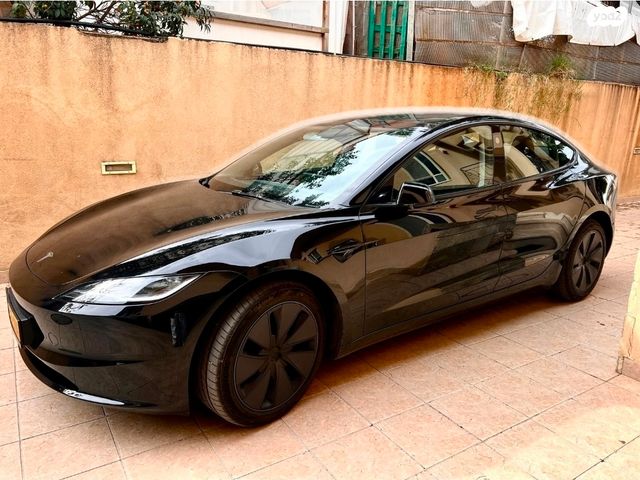 מודעת רכב טסלה מודל 3