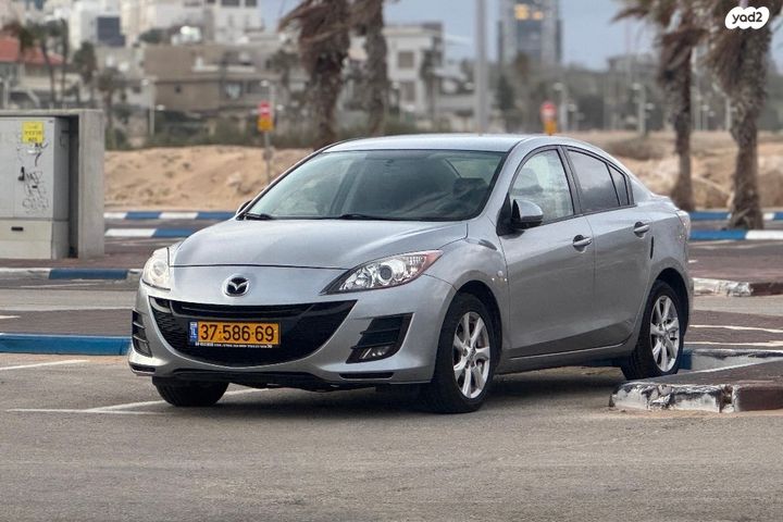 מודעת רכב מאזדה 3