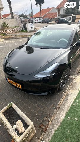 מודעת רכב טסלה מודל 3