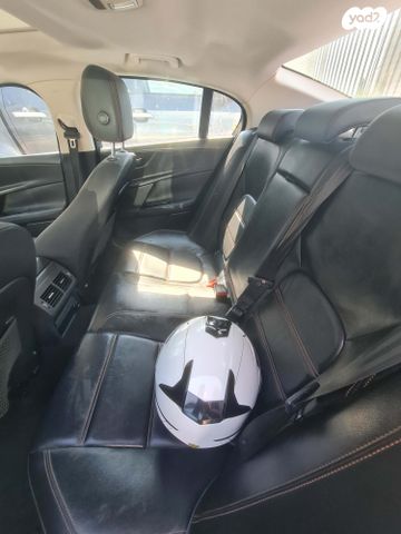 מודעת רכב יגואר XE