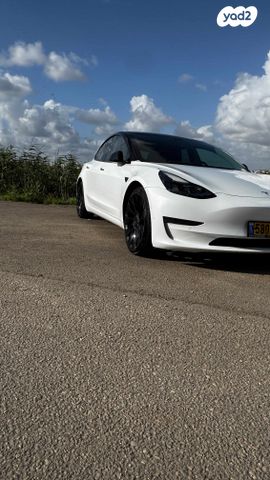 מודעת רכב טסלה מודל 3