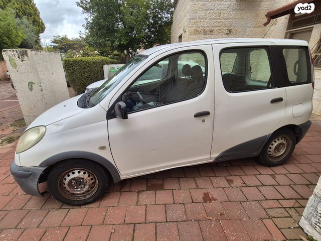 מודעת רכב טויוטה יאריס