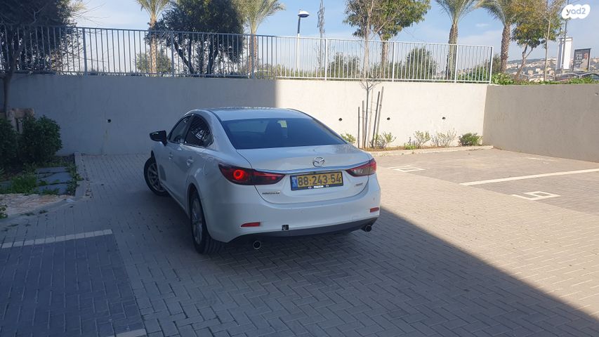 מודעת רכב מאזדה 6