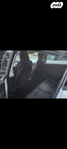 מודעת רכב טסלה מודל Y